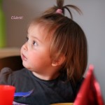 Clara åt dunderduktigt! å sen trillade hon av stolen... men det gick bra, hon är tålig som tur är!
